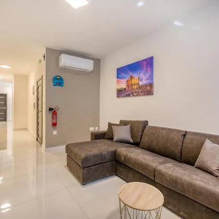 Beautiful, 2br Penthouse With Private Outdoor Area By 360 Estates Apartment *