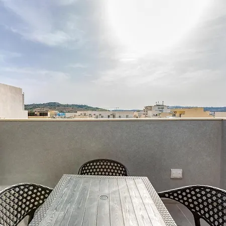 Beautiful, 2br Penthouse With Private Outdoor Area By 360 Estates