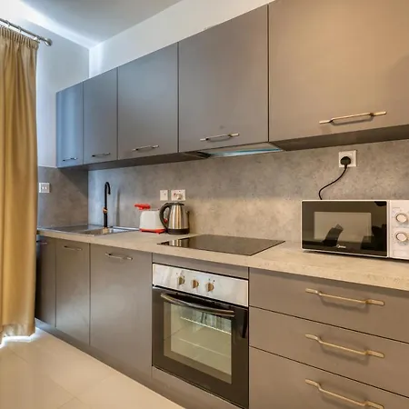 아파트 Beautiful, 2br Penthouse With Private Outdoor Area By 360 Estates
