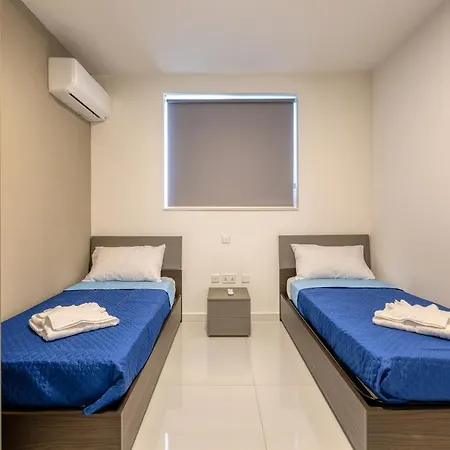 Διαμέρισμα Beautiful, 2br Penthouse With Private Outdoor Area By 360 Estates