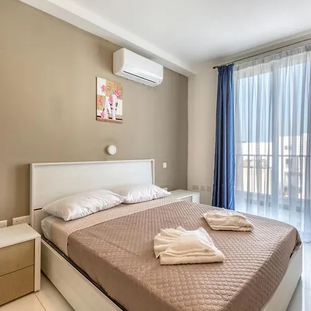Διαμέρισμα Beautiful, 2br Penthouse With Private Outdoor Area By 360 Estates