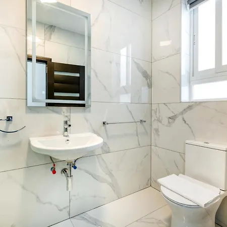 Διαμέρισμα Beautiful, 2br Penthouse With Private Outdoor Area By 360 Estates