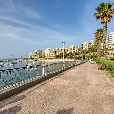 Διαμέρισμα Beautiful, 2br Penthouse With Private Outdoor Area By 360 Estates